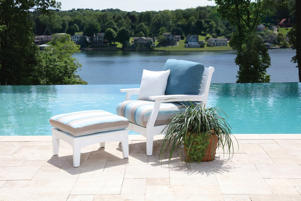 Classic Terrace Club Chair - Sullivan Hardware & Garden