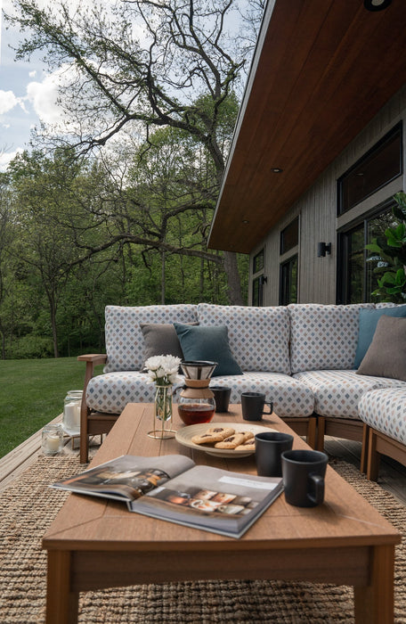 Berlin Gardens Classic Terrace Sectional and Rectangular Coffee Table in Antique Mahogany